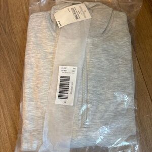 Size M Lou & Grey quarter zip pullover